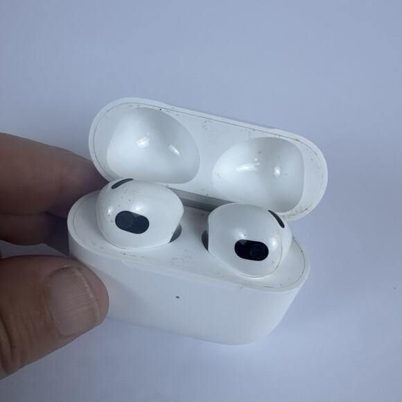 Apple AirPods (3rd generation) with Lightning Charging Case MPNY3AM/A - White - Picture 5 of 8